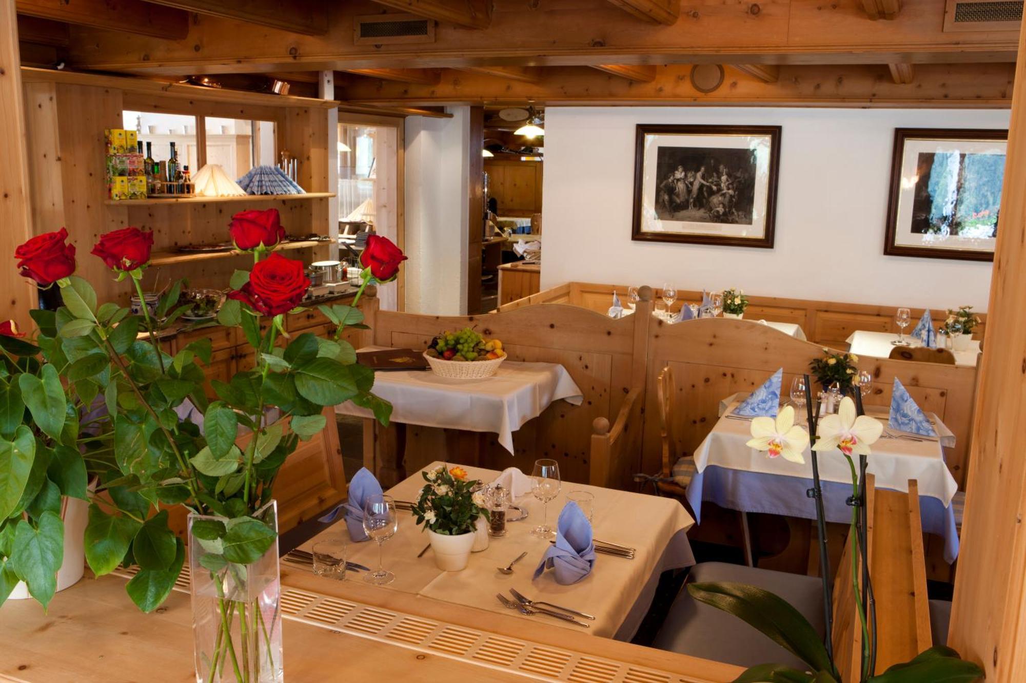 Hotel Astras Scuol Εξωτερικό φωτογραφία