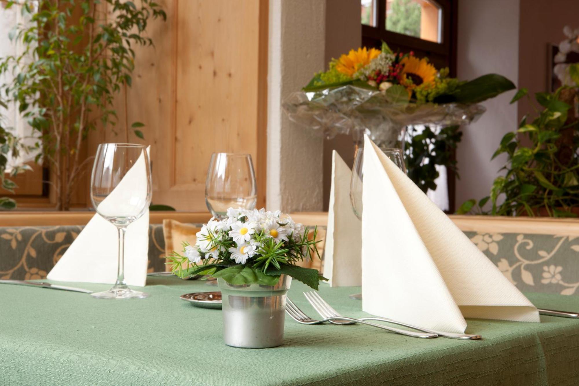 Hotel Astras Scuol Εξωτερικό φωτογραφία