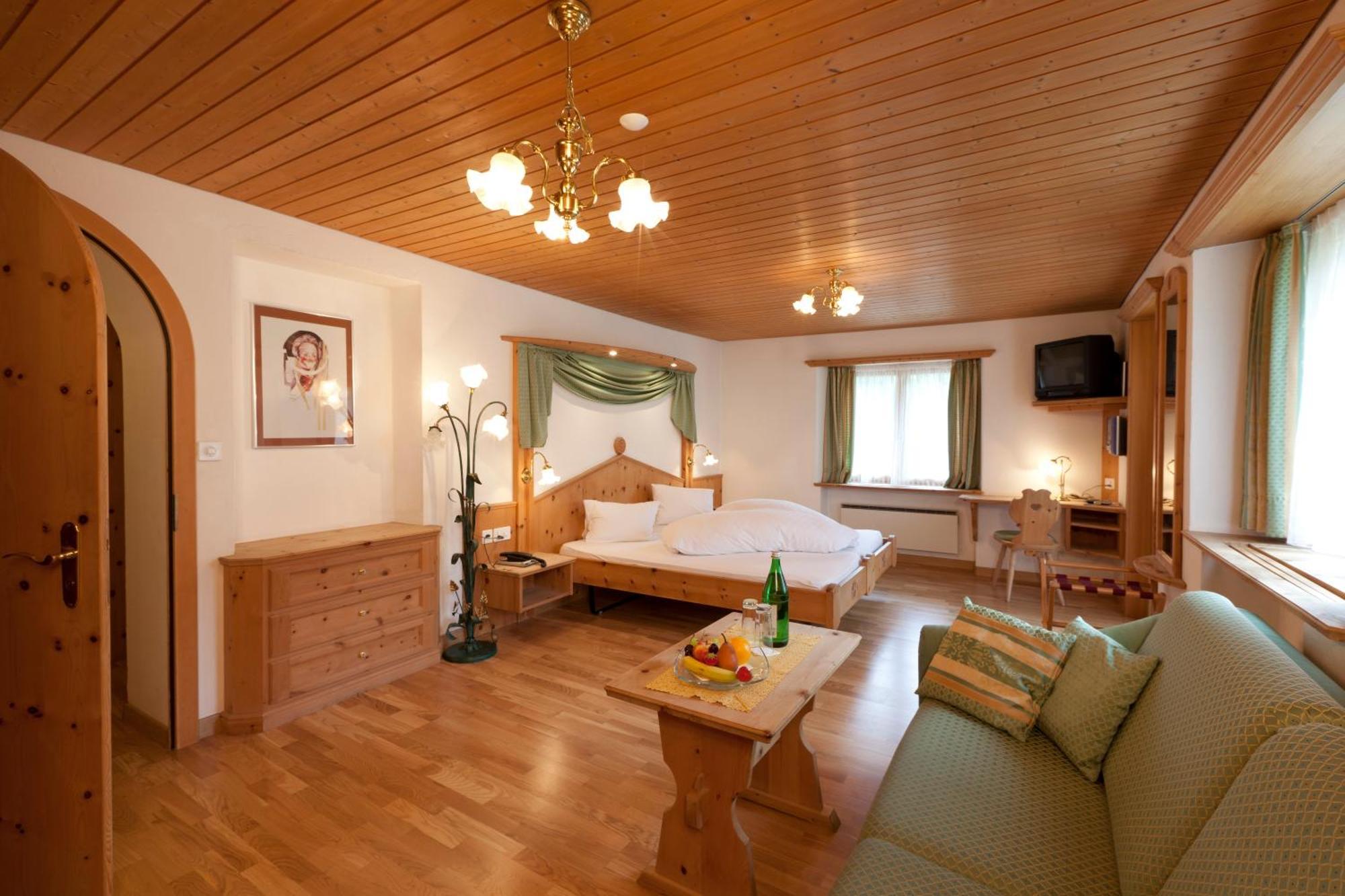 Hotel Astras Scuol Εξωτερικό φωτογραφία