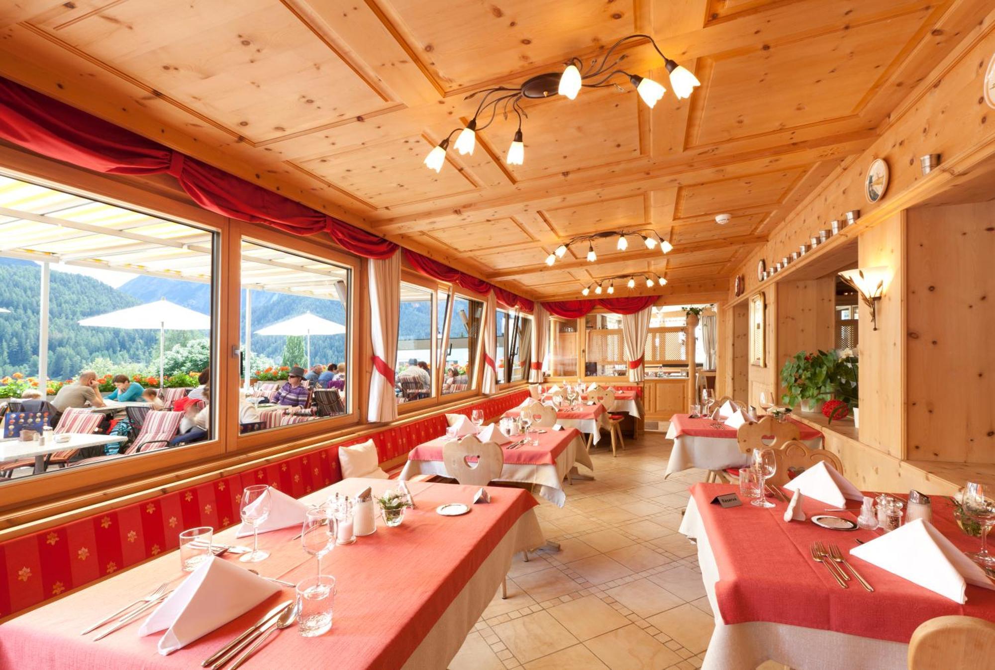 Hotel Astras Scuol Εξωτερικό φωτογραφία